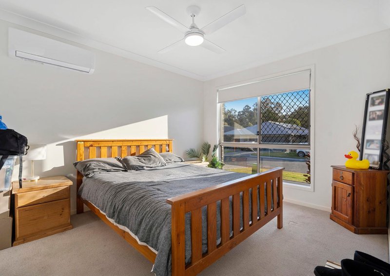 Photo - 1/18 Farmer Place, Park Ridge QLD 4125 - Image 6