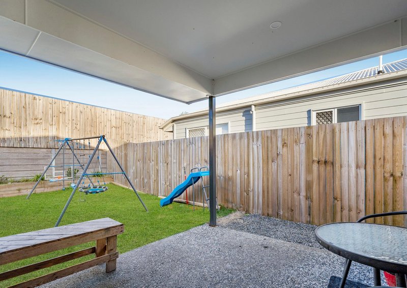 Photo - 1/18 Farmer Place, Park Ridge QLD 4125 - Image 8