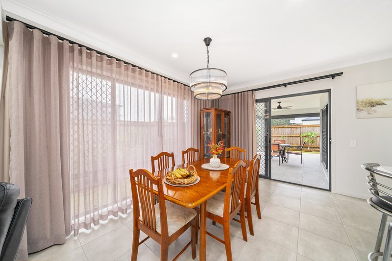 Photo - 118 Fraser Drive, Burpengary East QLD 4505 - Image 6