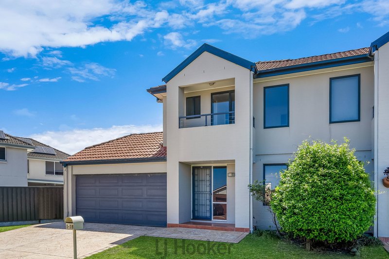 Photo - 1/18 Geraldton Drive, Redhead NSW 2290 - Image 2