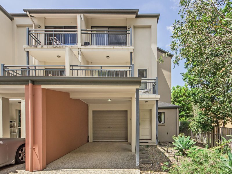 Photo - 1/18 Geraldton Drive, Varsity Lakes QLD 4227 - Image 2