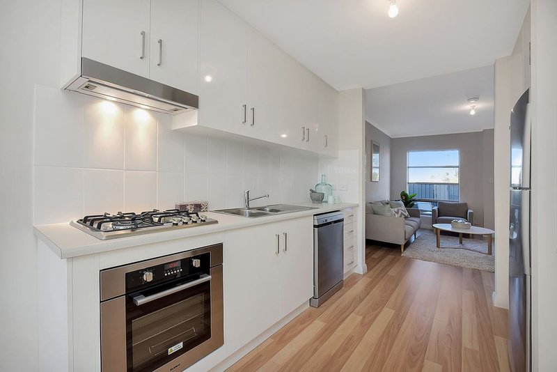 Photo - 1/18 Grazing Avenue, Morphett Vale SA 5162 - Image 5