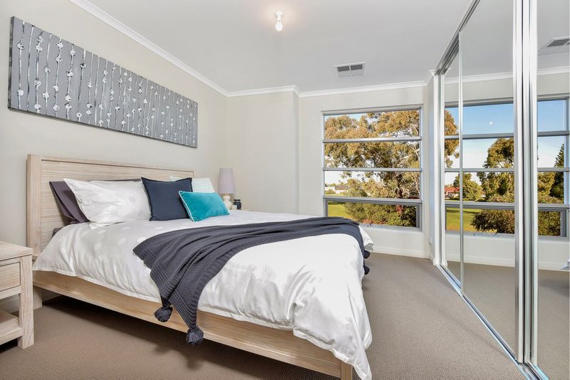 Photo - 1/18 Grazing Avenue, Morphett Vale SA 5162 - Image 7