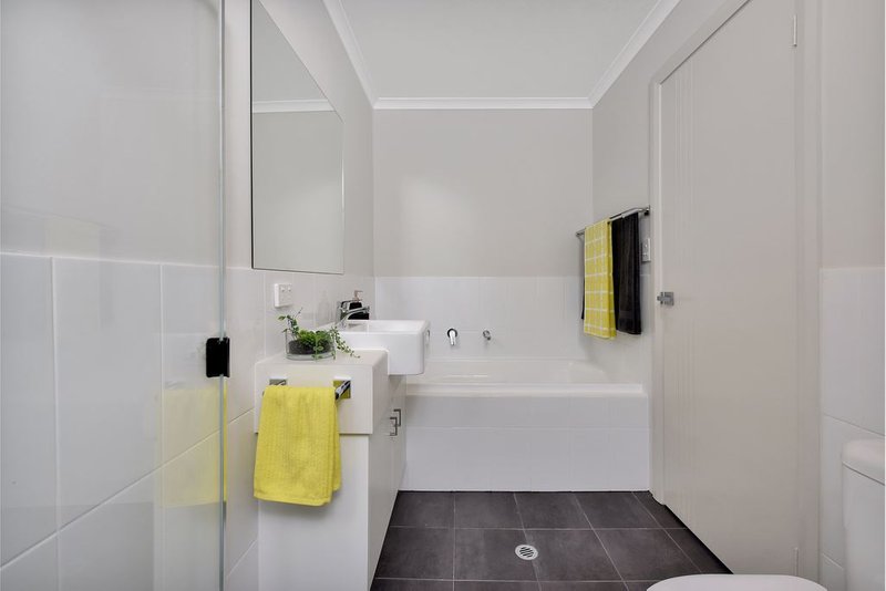 Photo - 1/18 Grazing Avenue, Morphett Vale SA 5162 - Image 8
