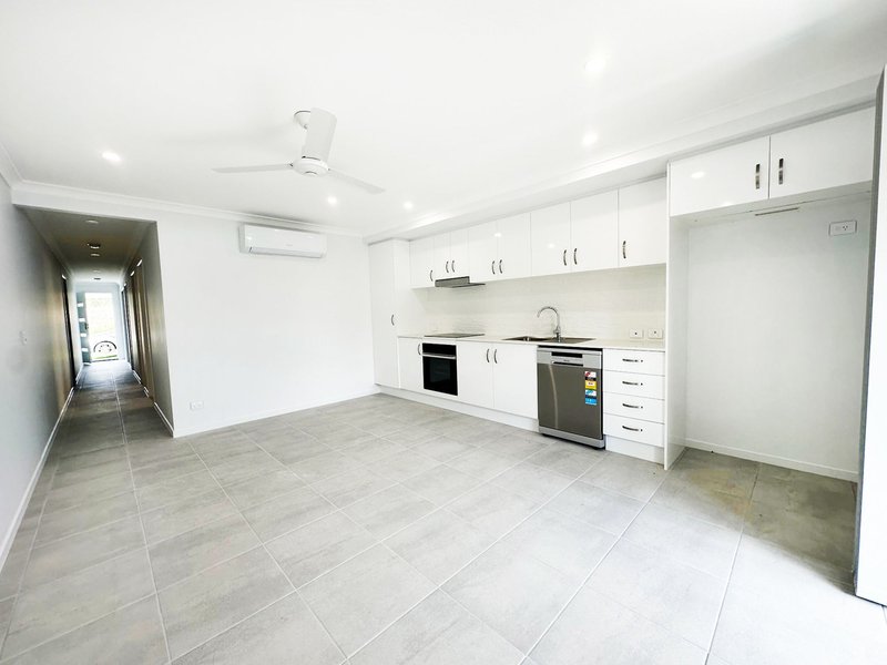 Photo - 1/18 Harlin Street, Ormeau Hills QLD 4208 - Image 4