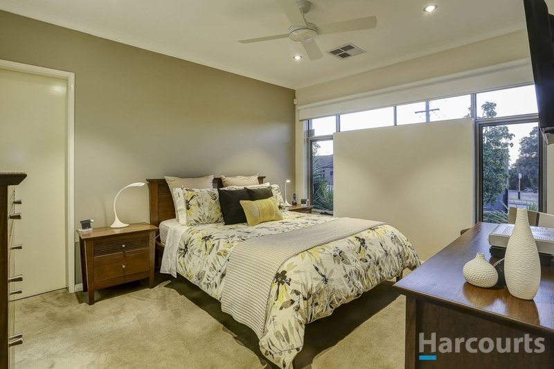 Photo - 118 Hayes Avenue, Yokine WA 6060 - Image 3