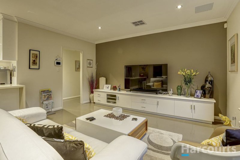 Photo - 118 Hayes Avenue, Yokine WA 6060 - Image 13