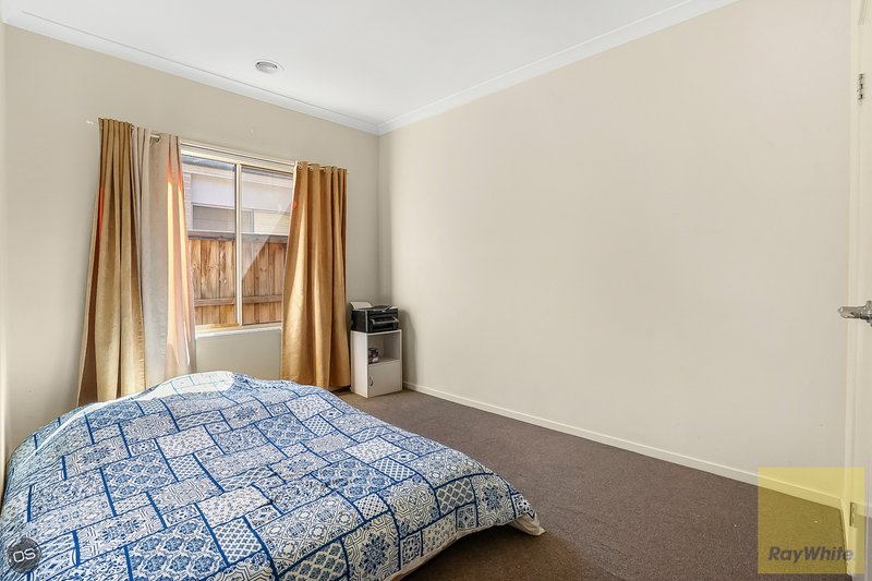 Photo - 118 Inverell Parkway, Tarneit VIC 3029 - Image 11