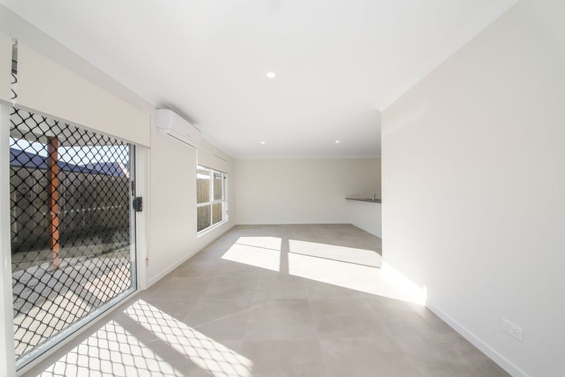 Photo - 1/18 Lee Street, Pimpama QLD 4209 - Image 2