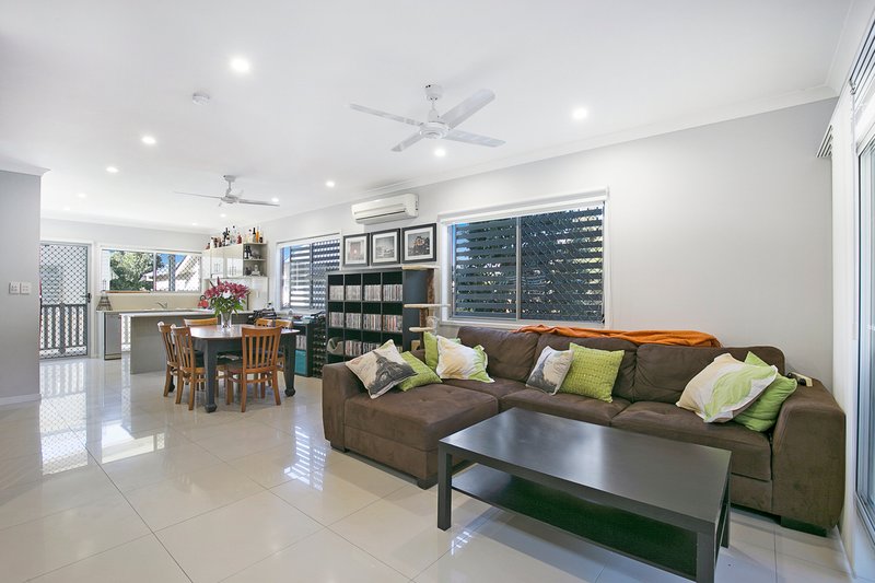 Photo - 1/18 Lothian Street, Annerley QLD 4103 - Image 3