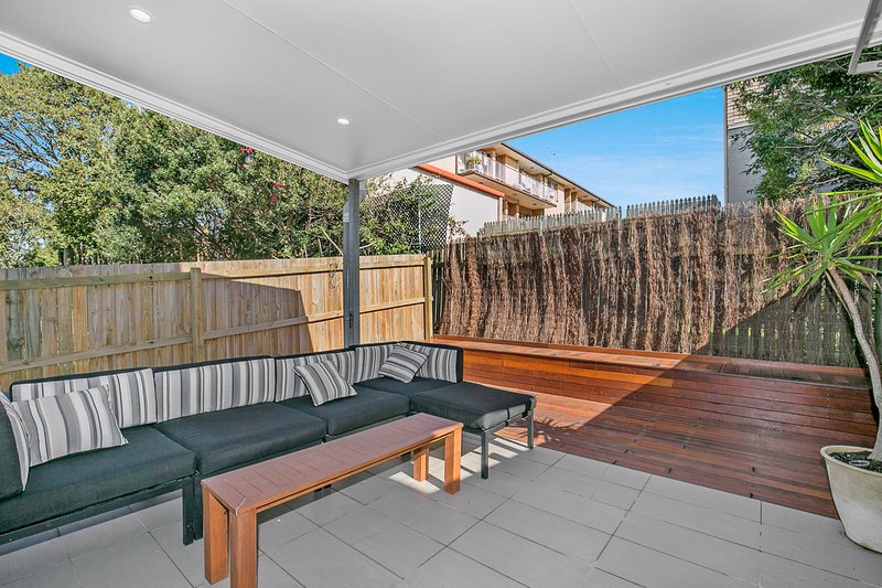 Photo - 1/18 Lothian Street, Annerley QLD 4103 - Image 8