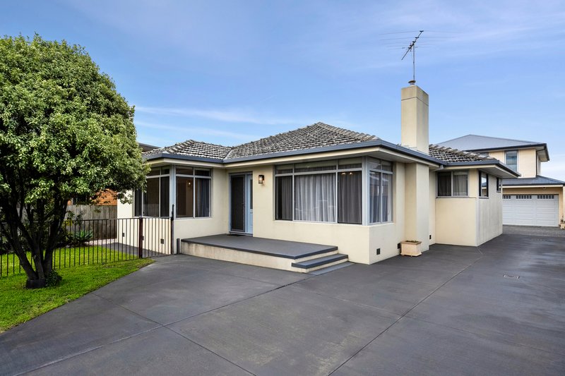 Photo - 1/18 Maple Crescent, Bell Park VIC 3215 - Image 1