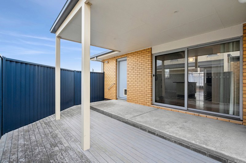 Photo - 1/18 Maple Crescent, Bell Park VIC 3215 - Image 6