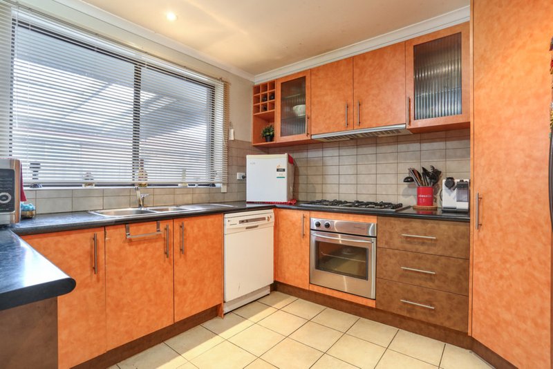 Photo - 1/18 Marna Court, Noble Park VIC 3174 - Image 5