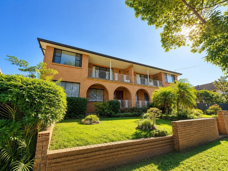 Photo - 1/18 Matthews Street, Wollongong NSW 2500 - Image 1