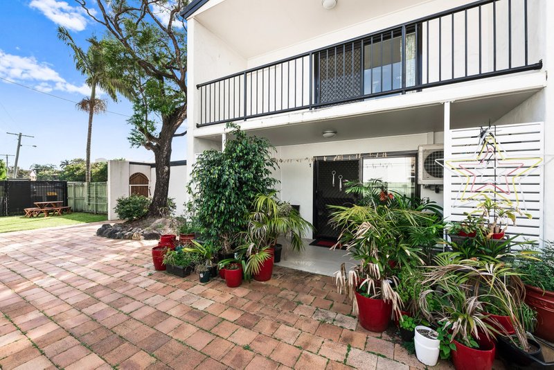 Photo - 1/18 Muraban Street, Mooloolaba QLD 4557 - Image 2