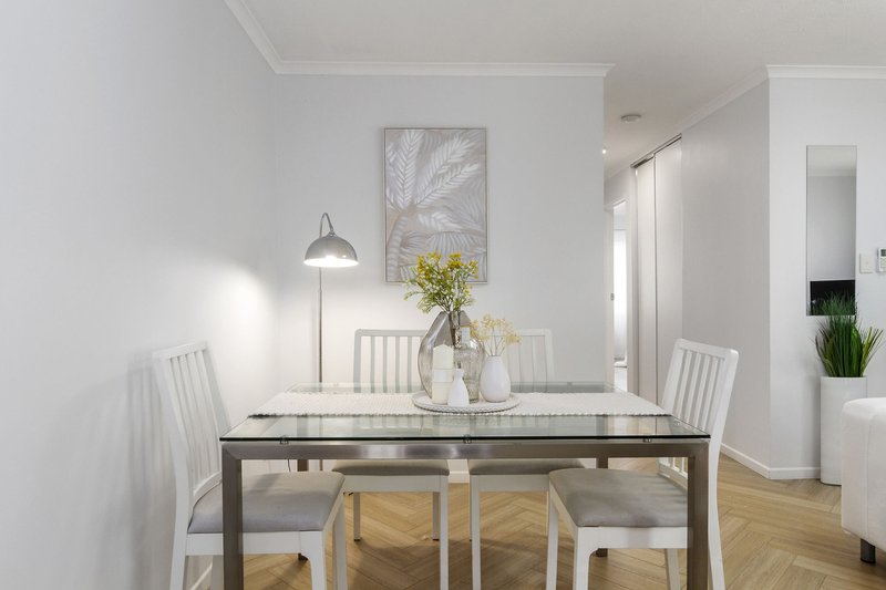 Photo - 1/18 North Street, Southport QLD 4215 - Image 3