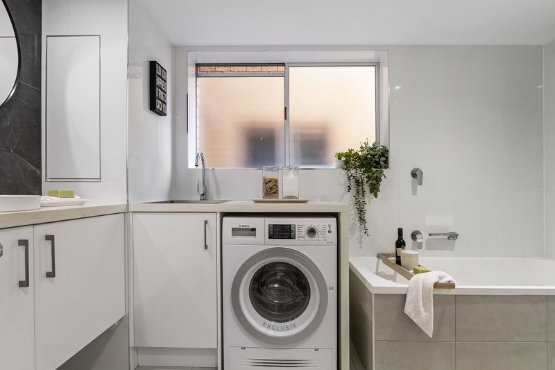 Photo - 1/18 North Street, Southport QLD 4215 - Image 10