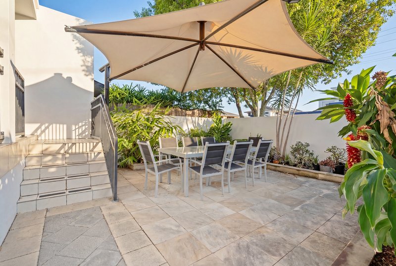 Photo - 1/18 Ocean Street, Runaway Bay QLD 4216 - Image 17