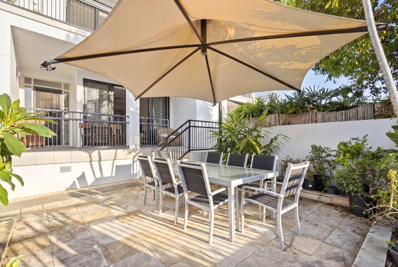 Photo - 1/18 Ocean Street, Runaway Bay QLD 4216 - Image 18