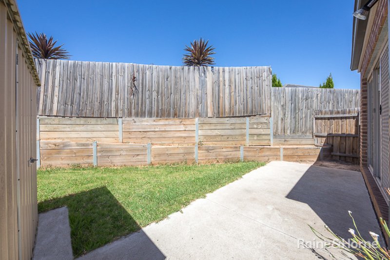 Photo - 11/8 Pads Way, Sunbury VIC 3429 - Image 12