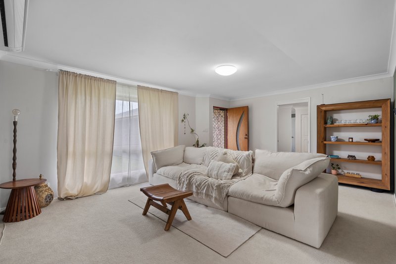 Photo - 118 Pohon Drive, Tanah Merah QLD 4128 - Image 3