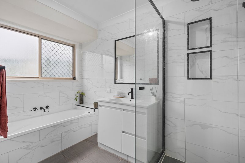 Photo - 118 Pohon Drive, Tanah Merah QLD 4128 - Image 13