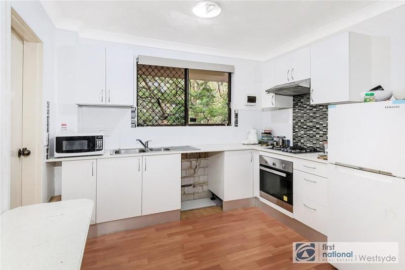 Photo - 1/18 Queens Road, Westmead NSW 2145 - Image 4