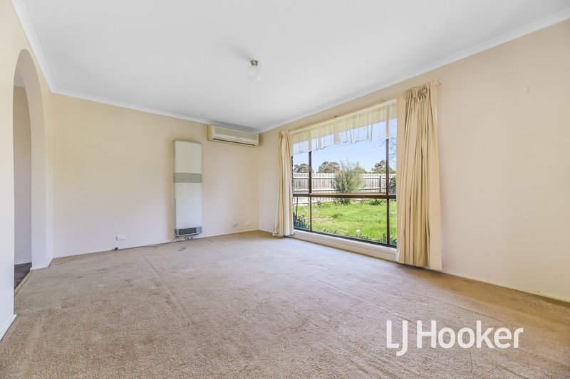 Photo - 118 Racecourse Road North, Pakenham VIC 3810 - Image 6