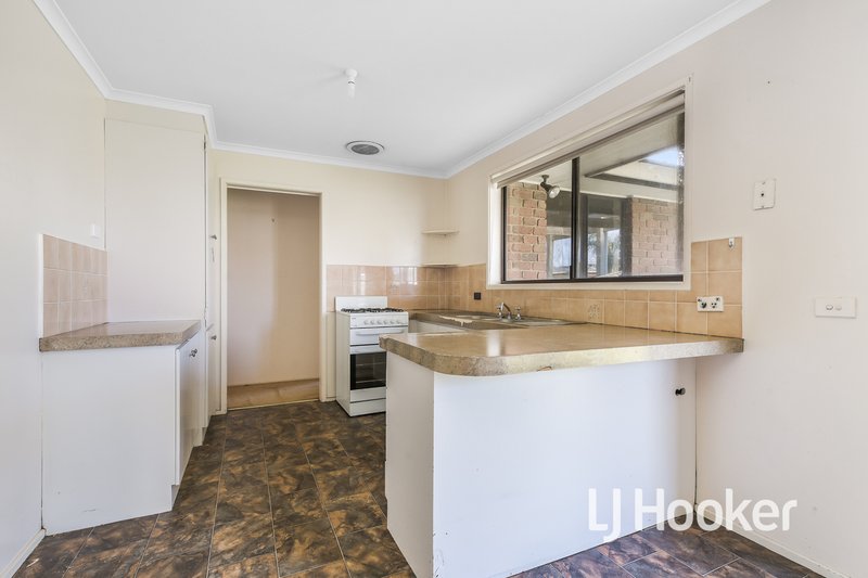 Photo - 118 Racecourse Road North, Pakenham VIC 3810 - Image 7