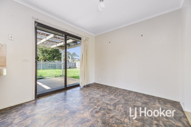 Photo - 118 Racecourse Road North, Pakenham VIC 3810 - Image 9