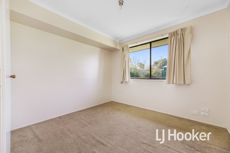 Photo - 118 Racecourse Road North, Pakenham VIC 3810 - Image 10