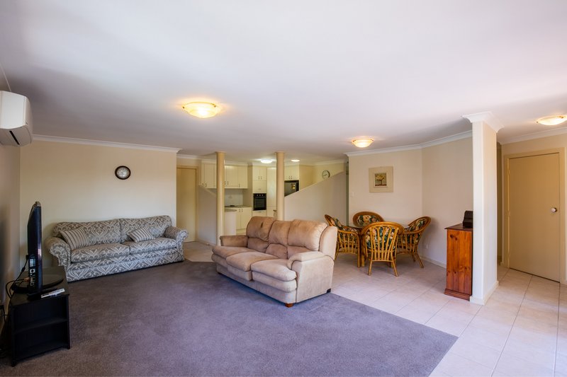 Photo - 1/18 Robur Court, Tuncurry NSW 2428 - Image 3