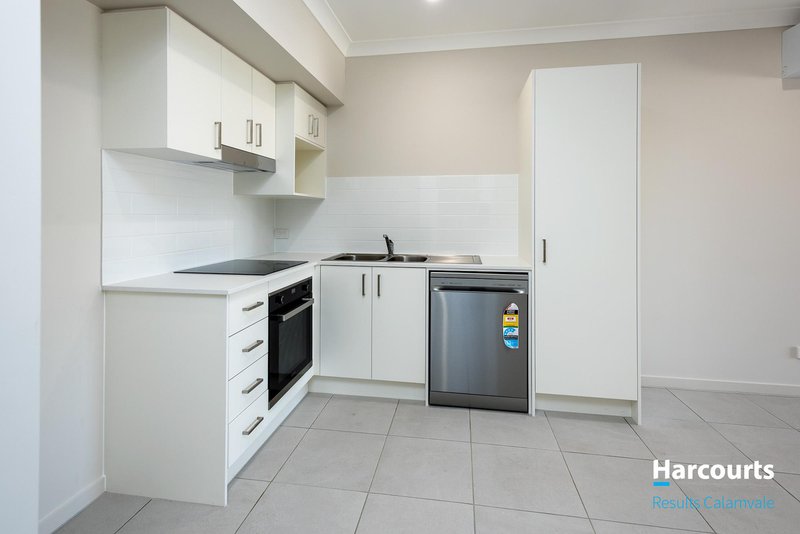 Photo - 1/18 Rochester Street, Hillcrest QLD 4118 - Image 4