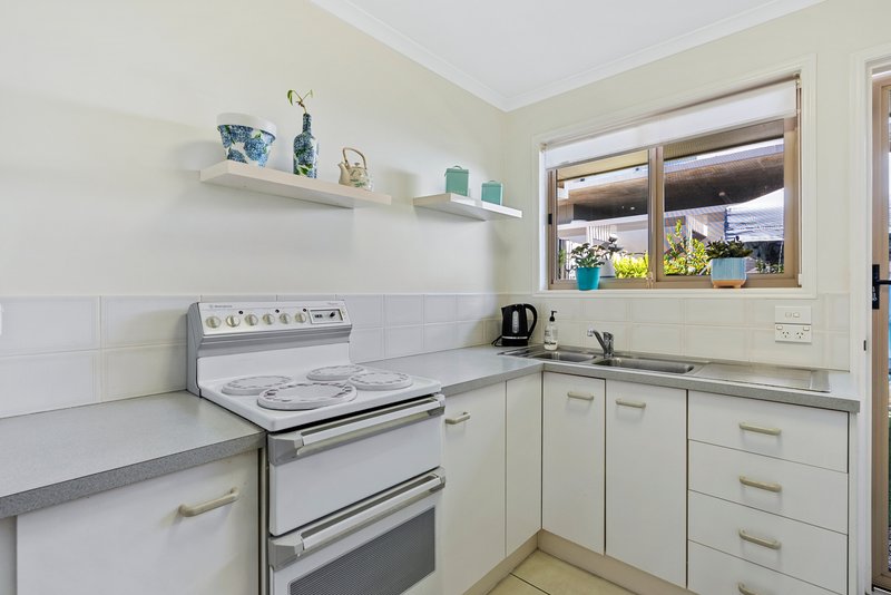 Photo - 1/18 Ronald Street, Wynnum QLD 4178 - Image 7