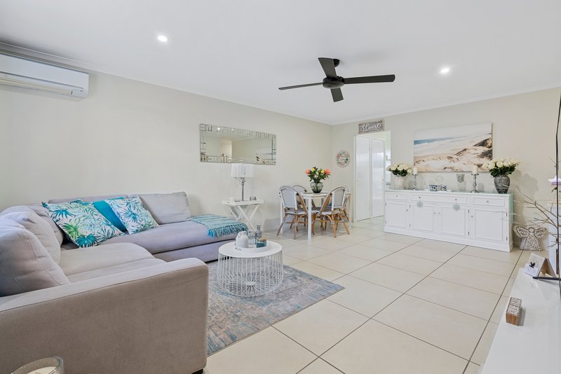 Photo - 1/18 Ronald Street, Wynnum QLD 4178 - Image 9