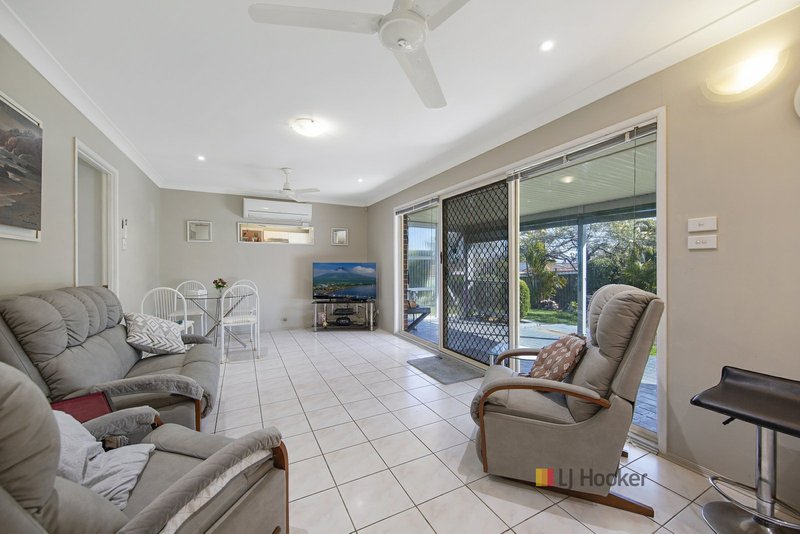 Photo - 118 Roper Road, Blue Haven NSW 2262 - Image 7