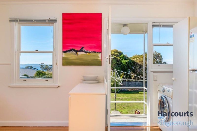 Photo - 118 Roslyn Avenue, Blackmans Bay TAS 7052 - Image 10