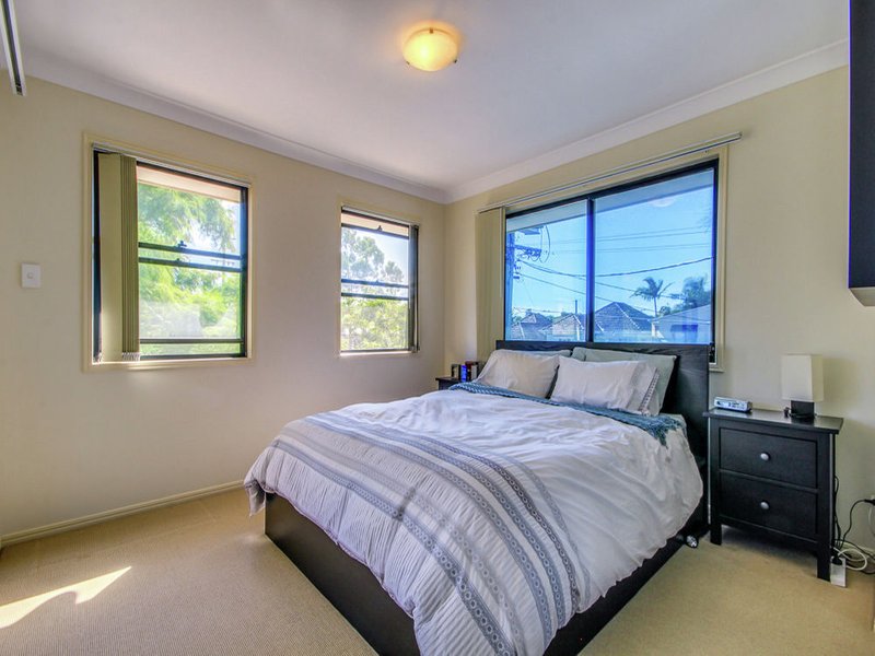 Photo - 1/18 Rowell Street, Zillmere QLD 4034 - Image 3