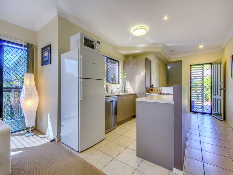 Photo - 1/18 Rowell Street, Zillmere QLD 4034 - Image 10