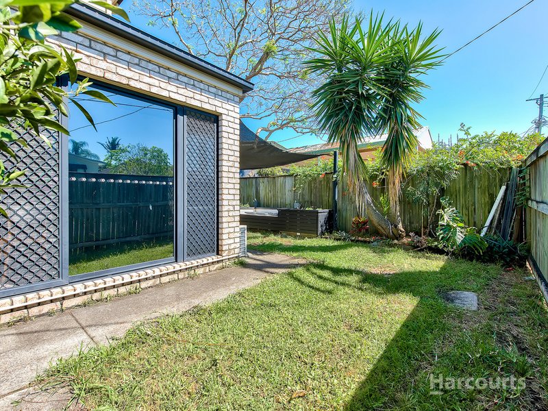 Photo - 1/18 Rowell Street, Zillmere QLD 4034 - Image 12