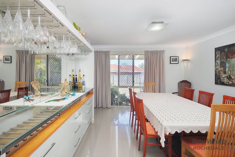 Photo - 118 Rubicon Crescent, Kuraby QLD 4112 - Image 5