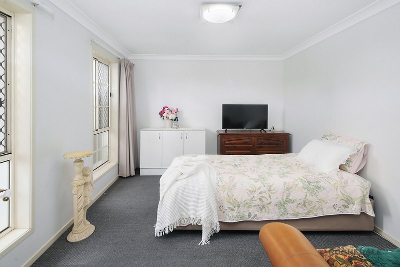 Photo - 118 Rubicon Crescent, Kuraby QLD 4112 - Image 6