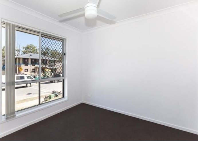 Photo - 1/18 Ryrie Court, Park Ridge QLD 4125 - Image 6