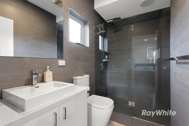 Photo - 118 Stanley Avenue, Mount Waverley VIC 3149 - Image 9