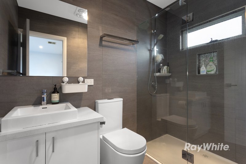 Photo - 118 Stanley Avenue, Mount Waverley VIC 3149 - Image 10