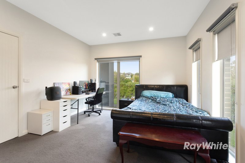 Photo - 118 Stanley Avenue, Mount Waverley VIC 3149 - Image 11