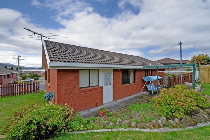 Photo - 1/18 Stapleton Street, Glenorchy TAS 7010 - Image 10