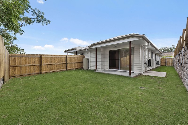 Photo - 1/18 Tejo Street, Holmview QLD 4207 - Image 12