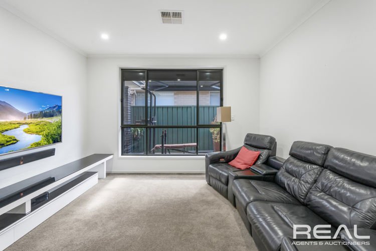 Photo - 118 The Boulevard, Parafield Gardens SA 5107 - Image 2